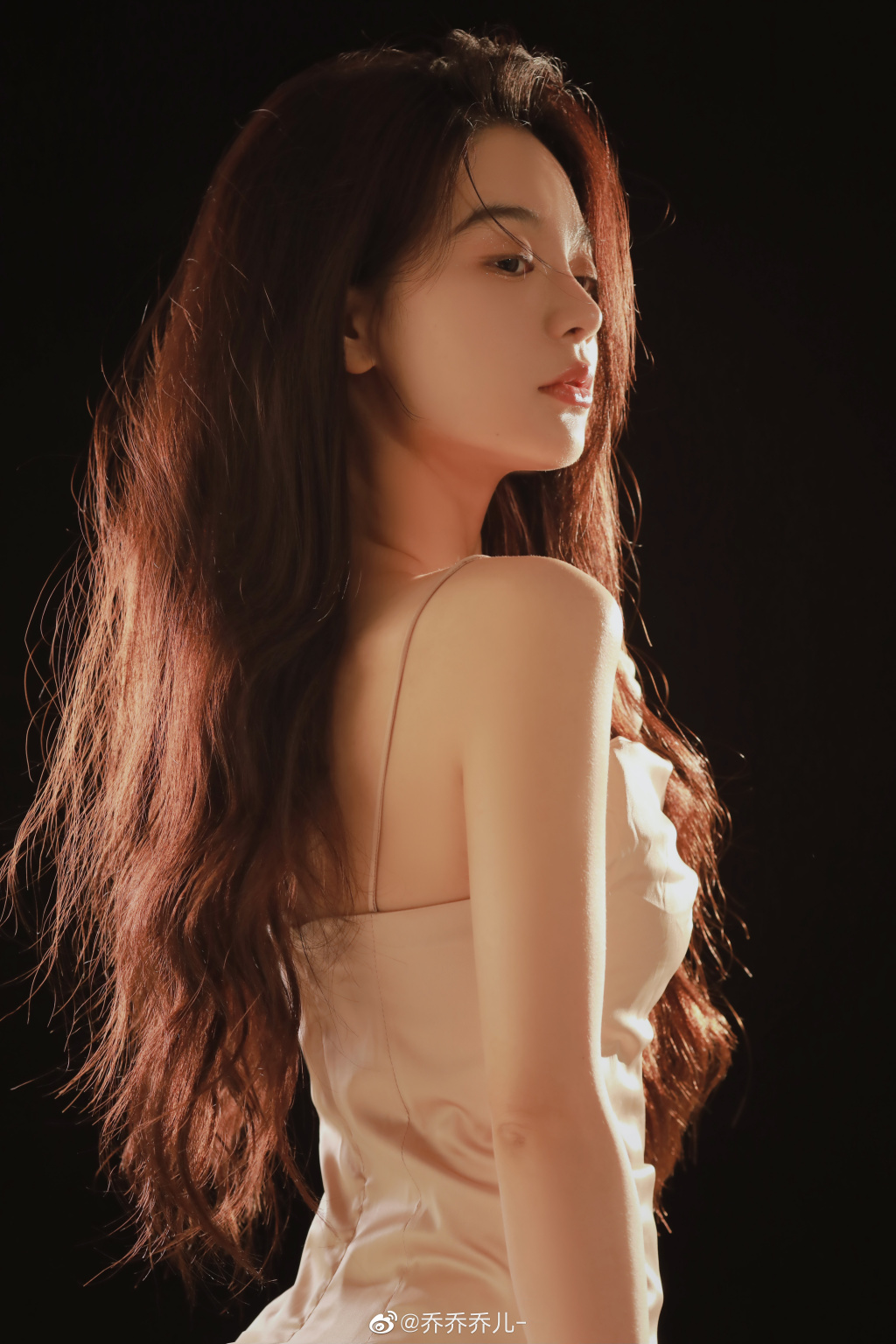 网红美女乔儿迷人美照欣赏