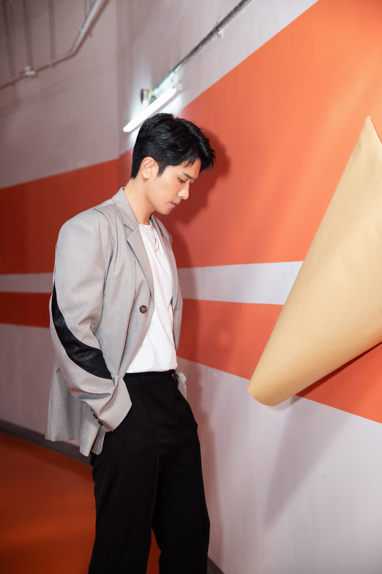 彭冠英拥有帅气阳光的气质,他是一个颜值与演技兼具的演员