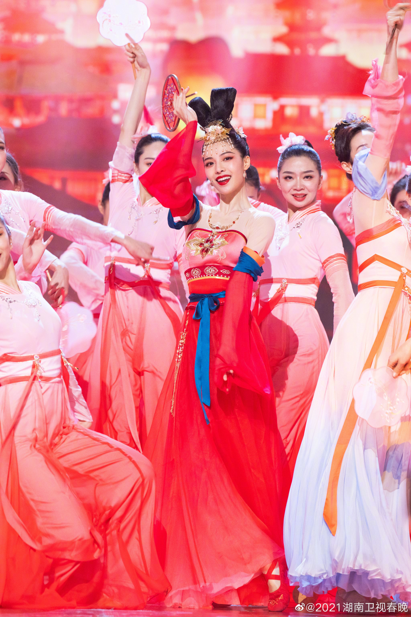 2021湖南卫视春晚剧照来袭,没看到直播的你有眼福了(一)