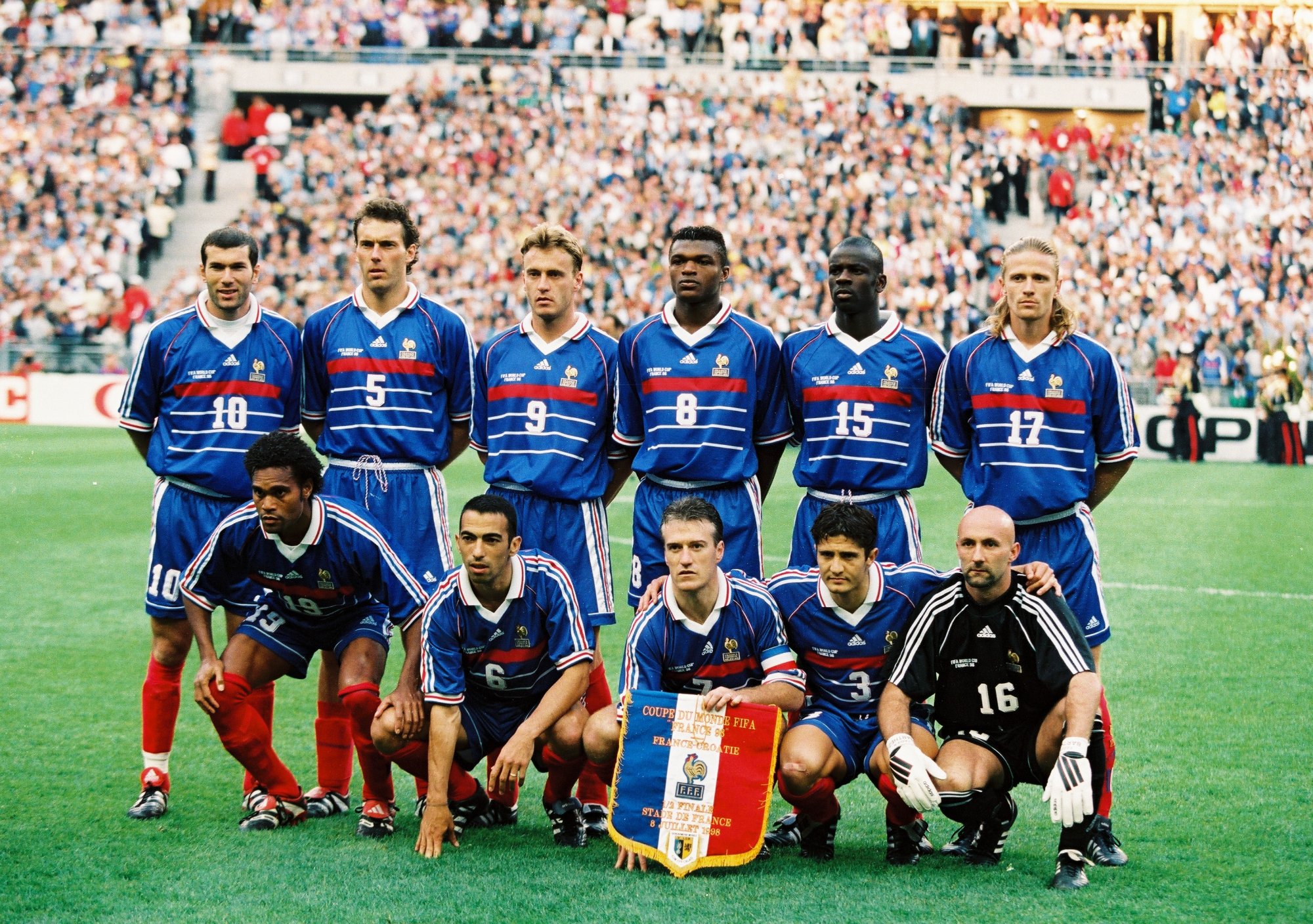 1998年7月12日,法国历史上首次夺得男子足球世界杯