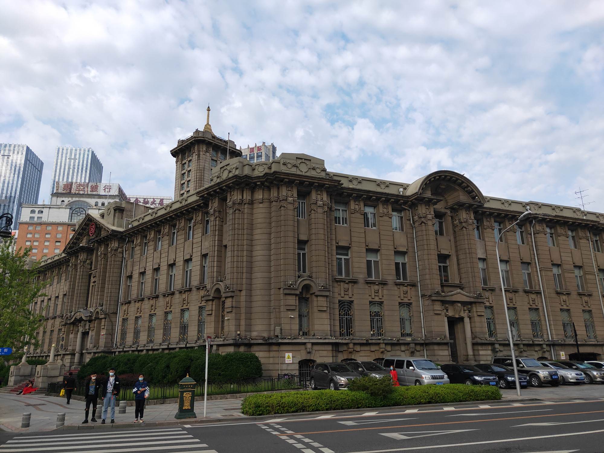 大连中山广场的老建筑们