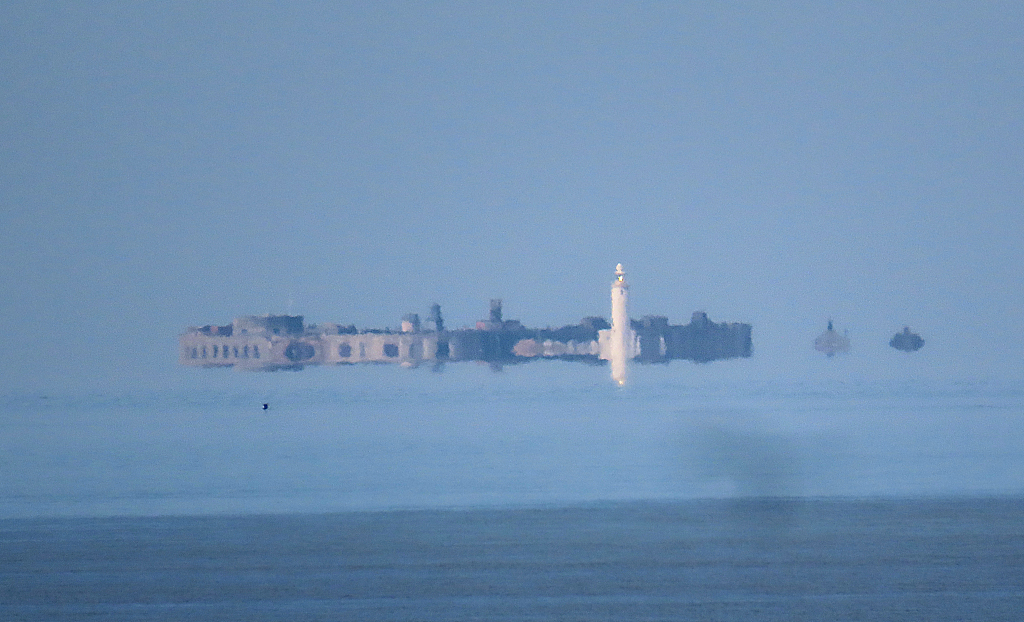 英国:海上漂浮城堡 奇幻"海市蜃楼"