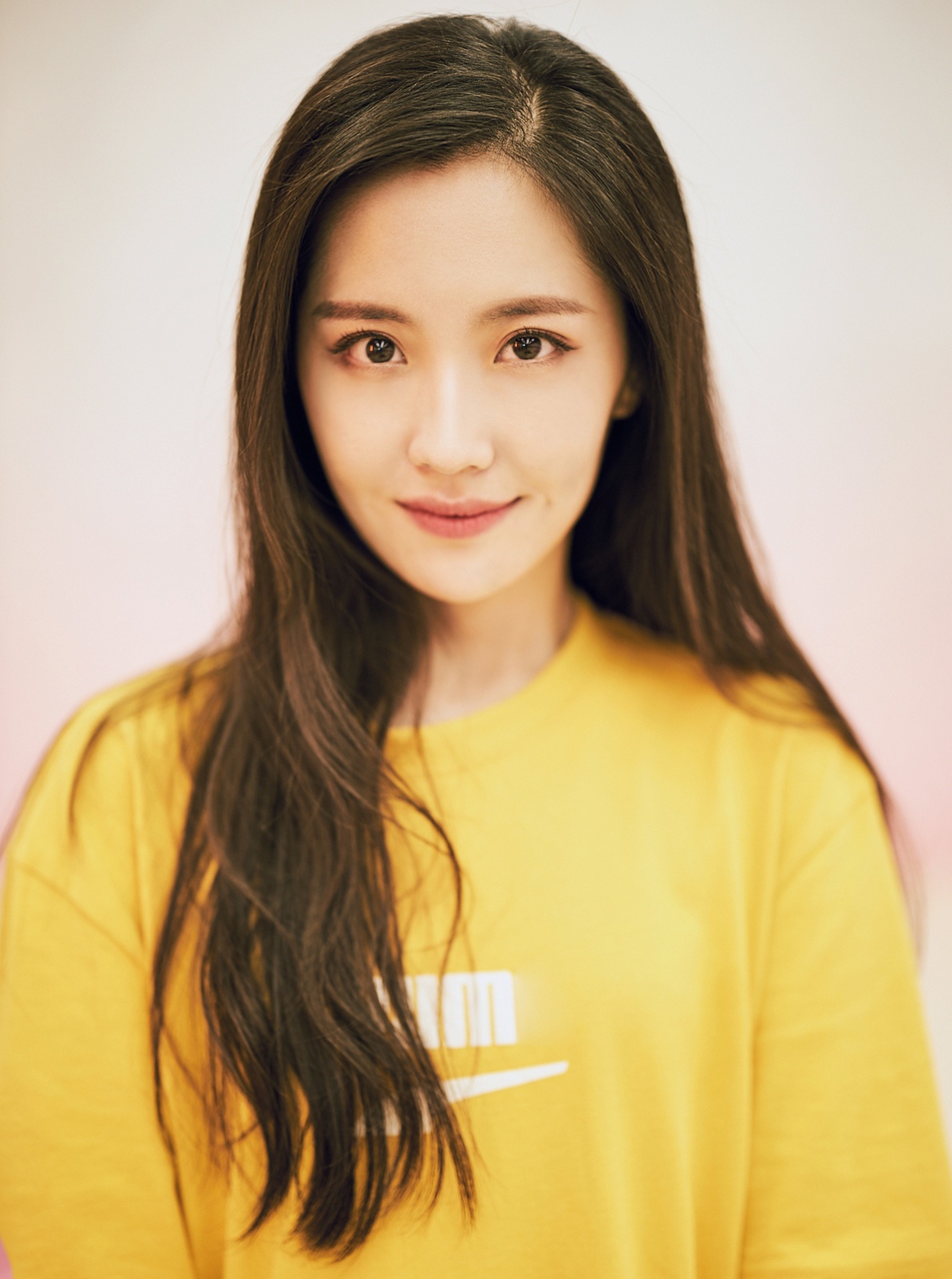 组图:独家对话《创3》王艺谨 对镜wink甜笑俏皮可爱