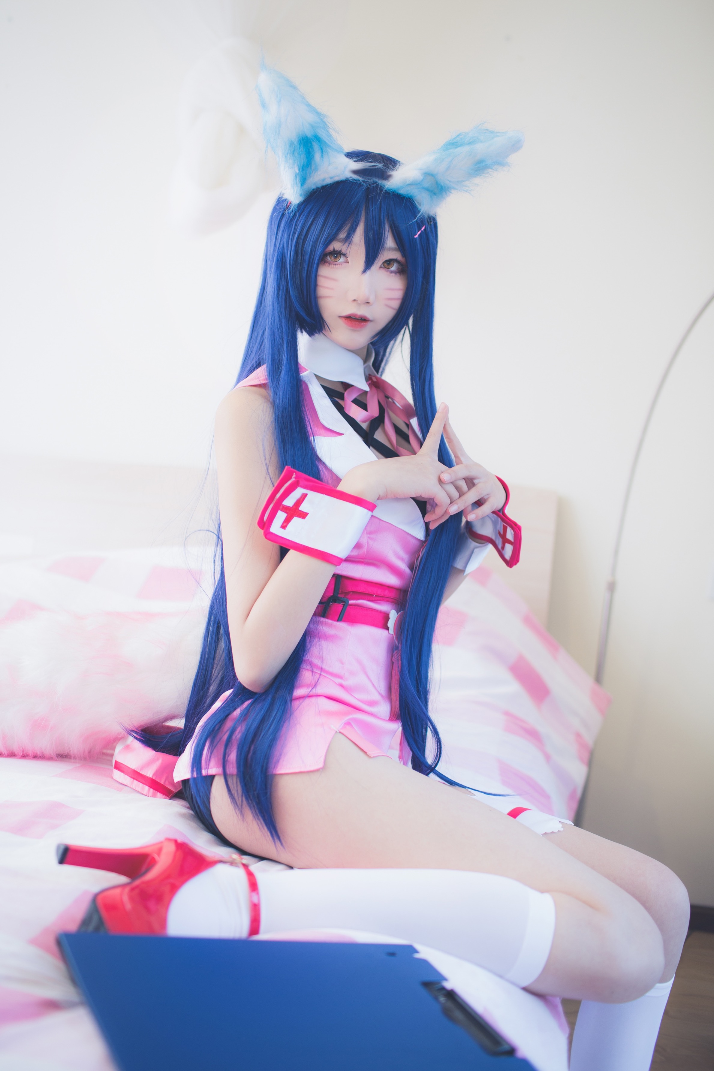 二次元cos丨lol·阿狸护士服丨五鬼百更