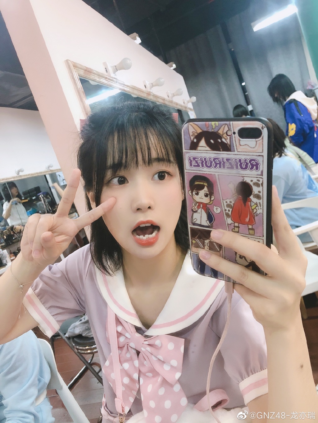 美女艺人龙亦瑞迷人美照欣赏真好看