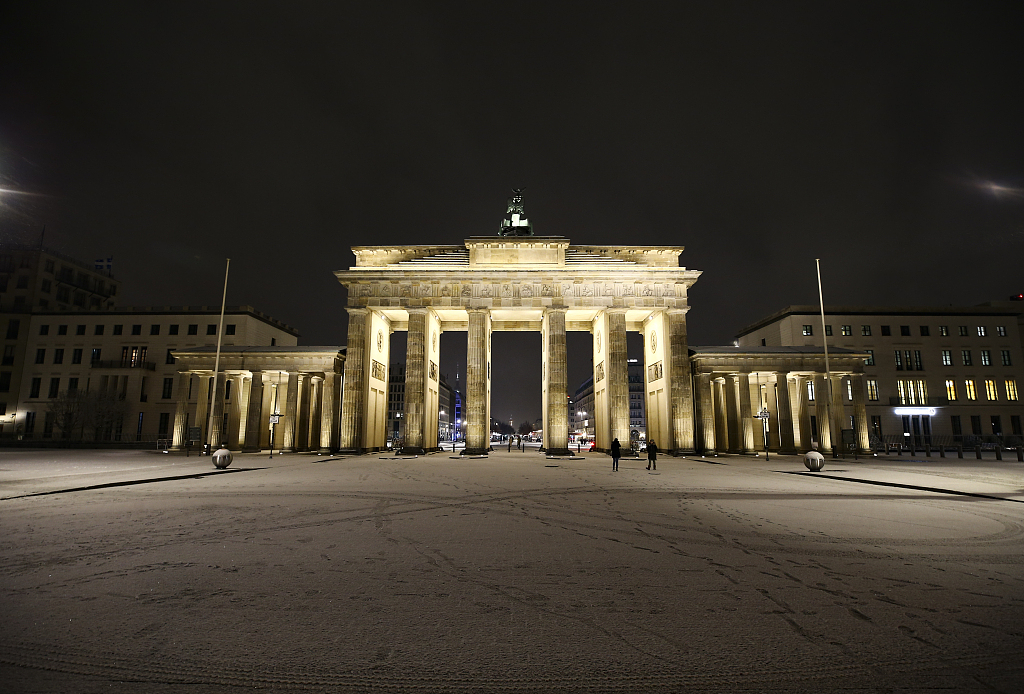 本次德国举办的柏林灯光节跟以往相比减少了不少灯光的项目,虽然现在