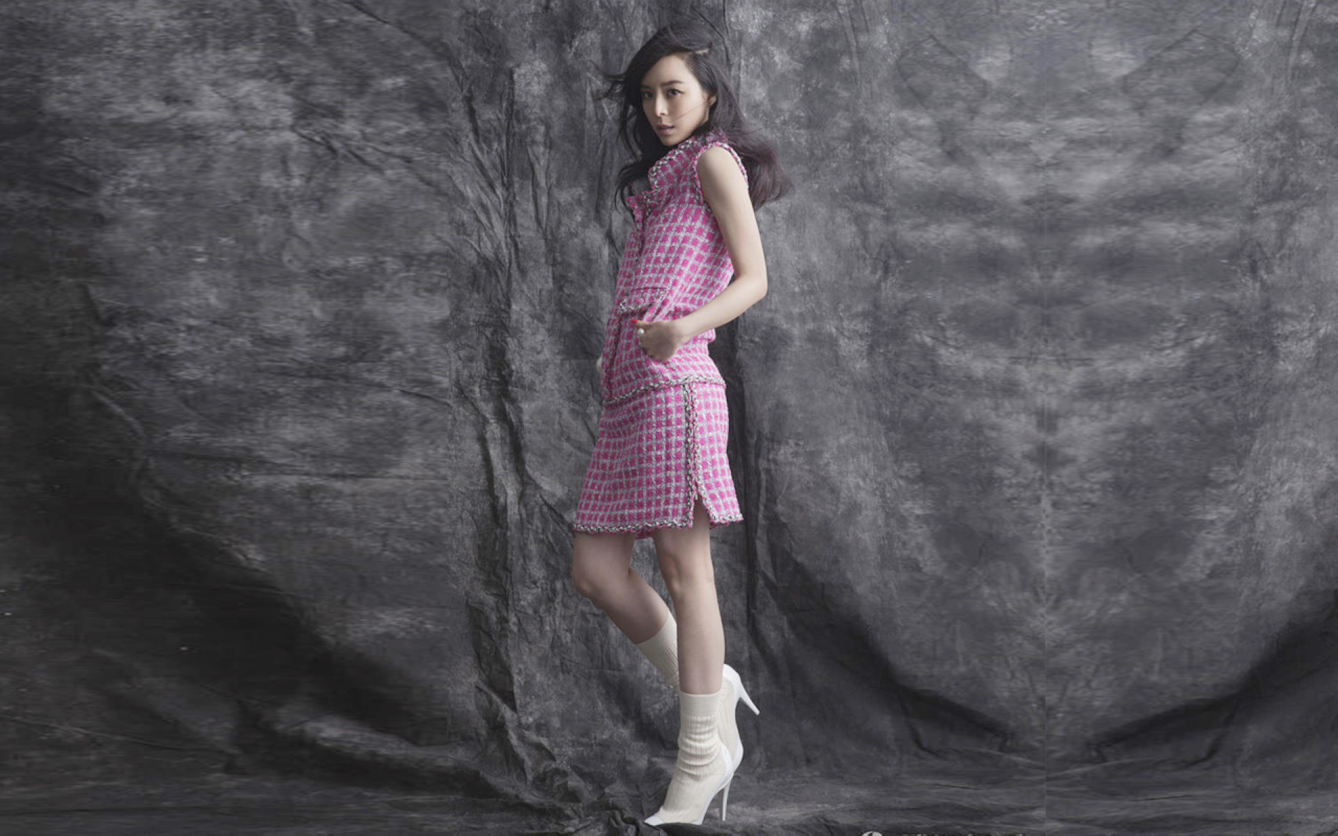 图集:分享一组明星张静初高清壁纸,赶紧收藏吧!