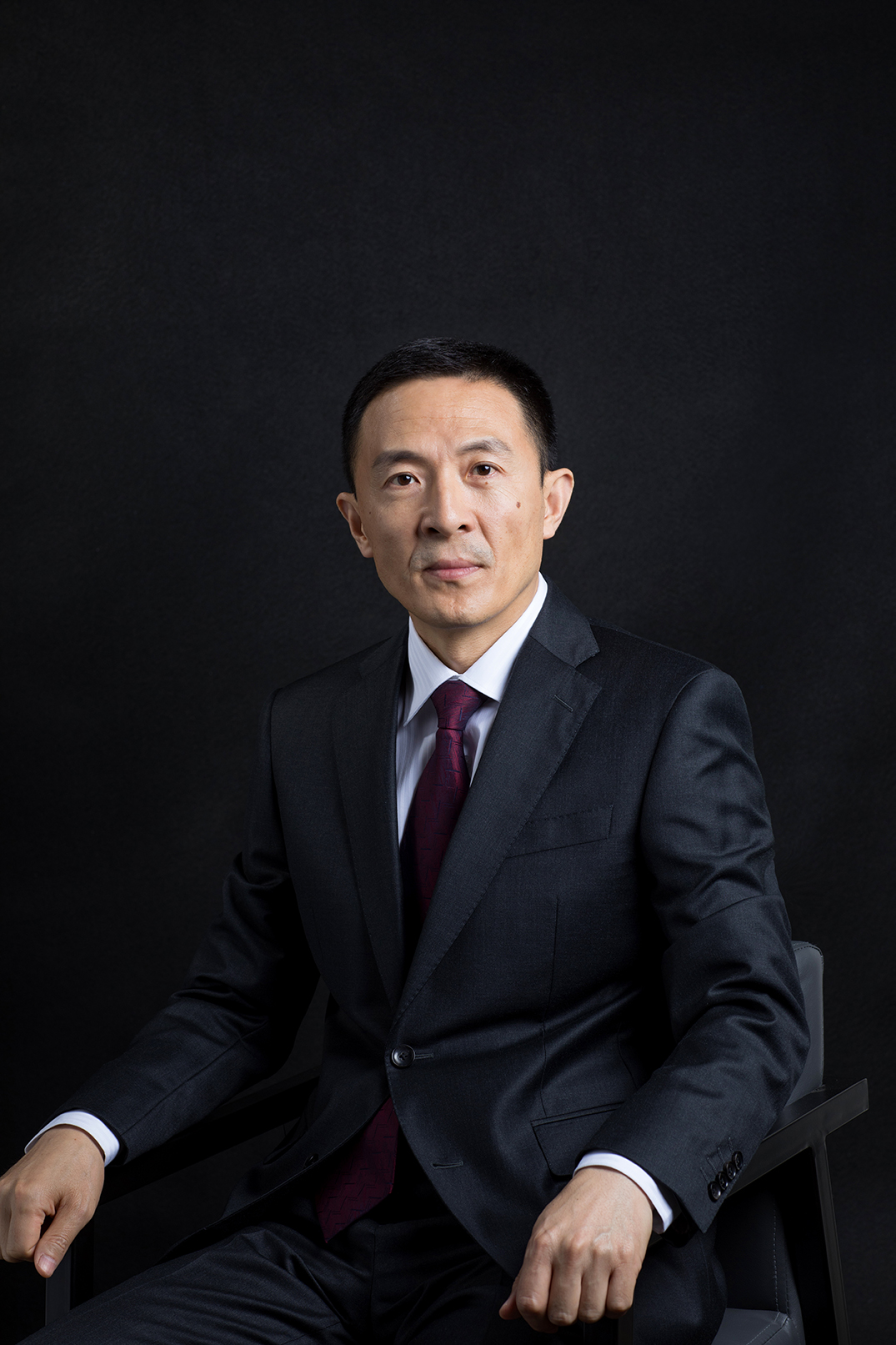 高管肖像以传递企业或个人品牌诉求