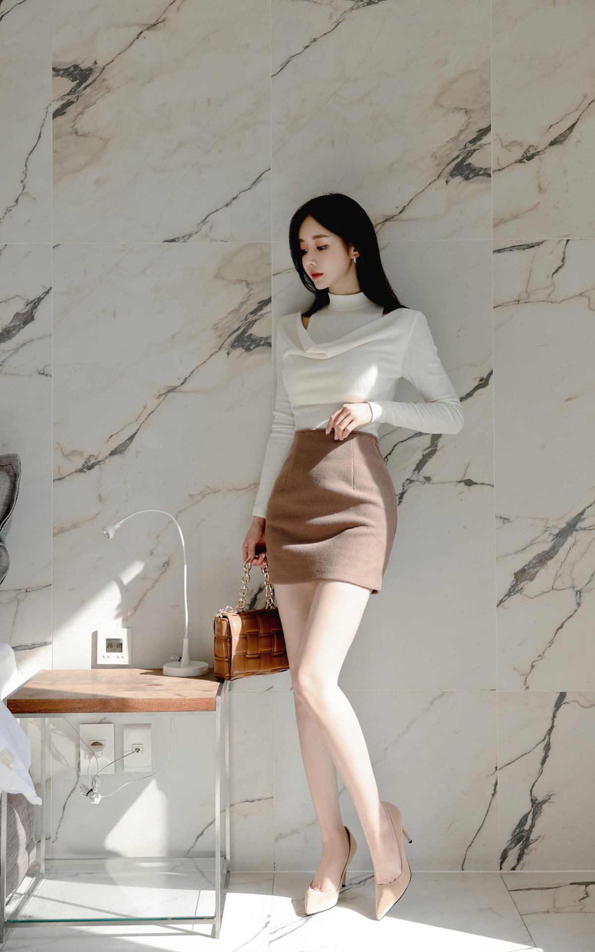 韩国模特孙允珠韩版秋冬白色高领叠层打底衫驼色高腰半身裙网拍