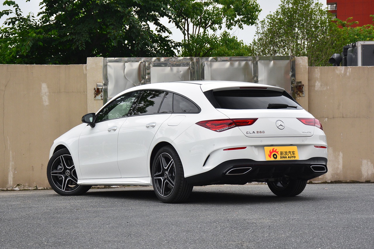 2021款奔驰cla级 260 4matic 猎跑车
