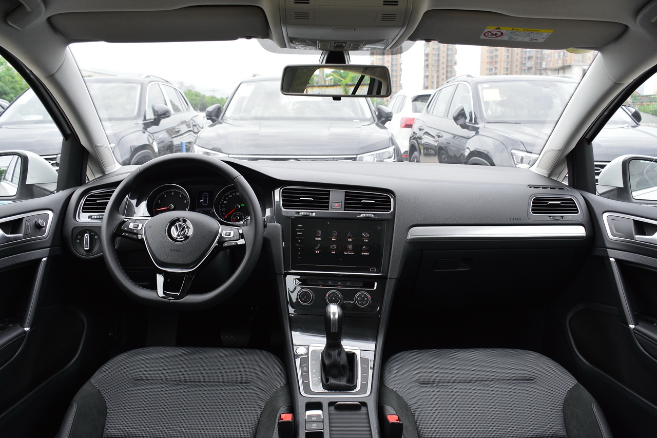 2020款高尔夫挚爱版1.4t自动舒适型280tsi