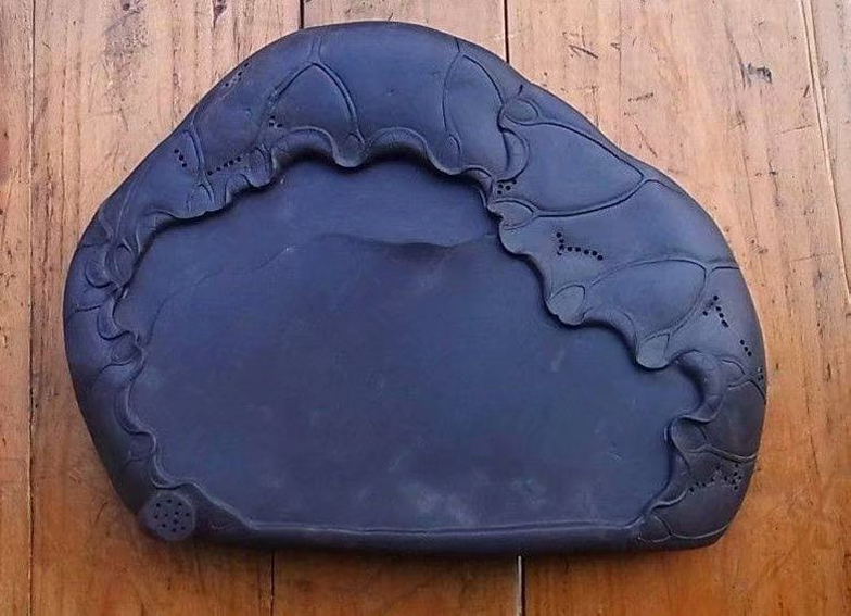 九方荷花砚台:喜欢的意义