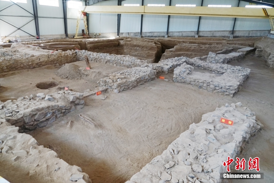 探访青海都兰热水墓群