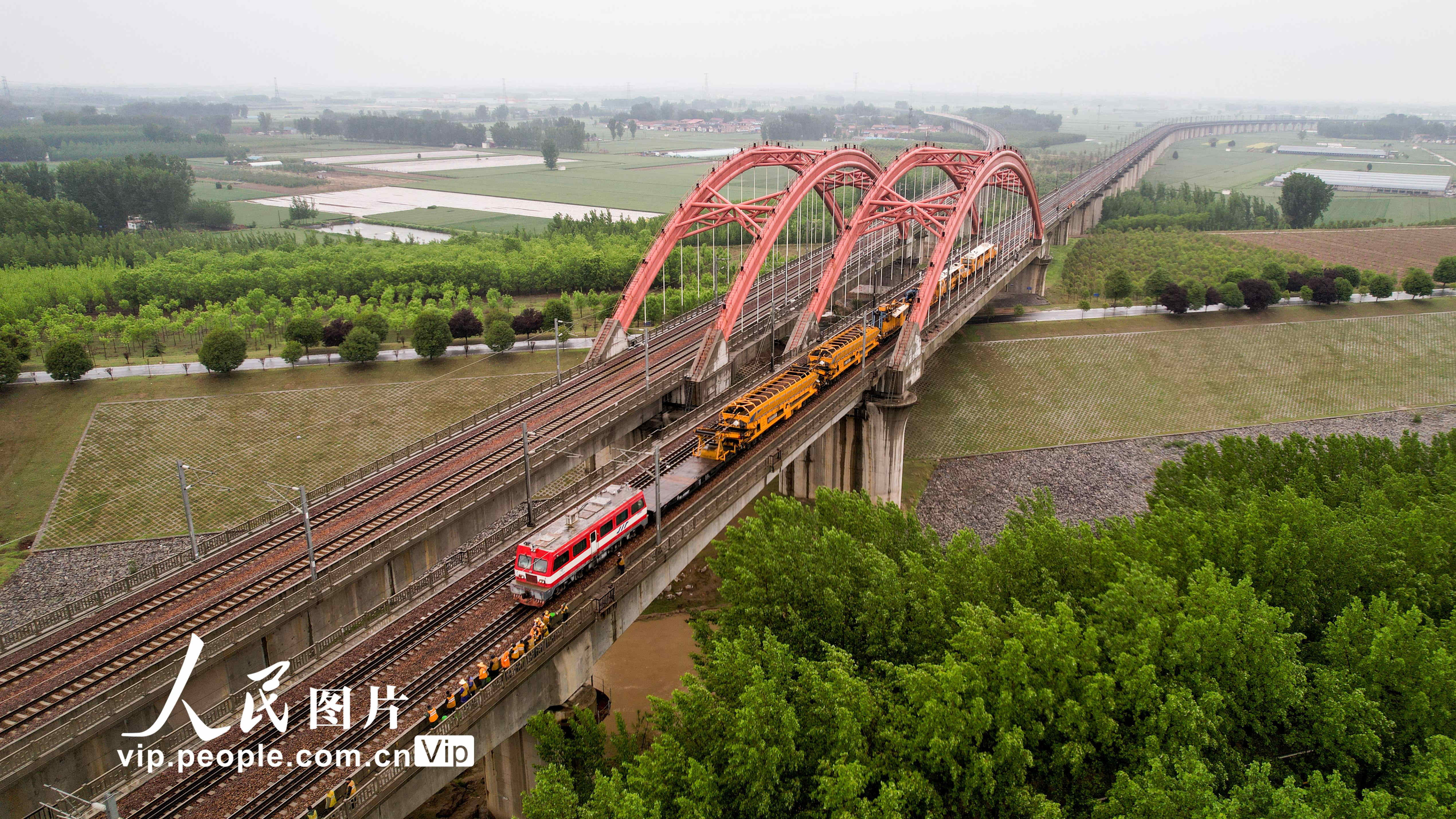 鄭焦城際鐵路黃河大橋首次清篩施工圓滿完成