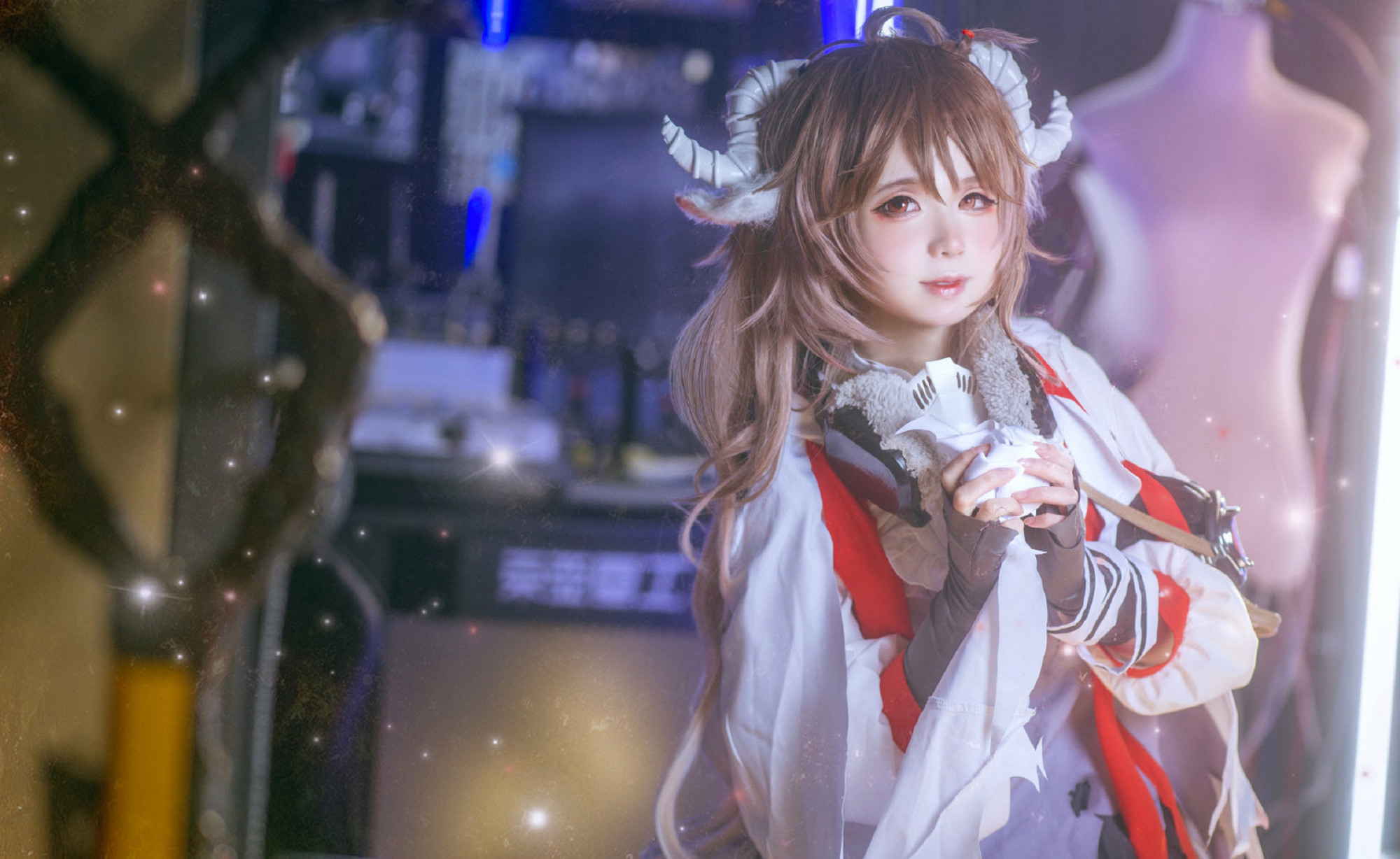 《明日方舟》艾雅法拉梦幻cos,是你的小绵羊吗?