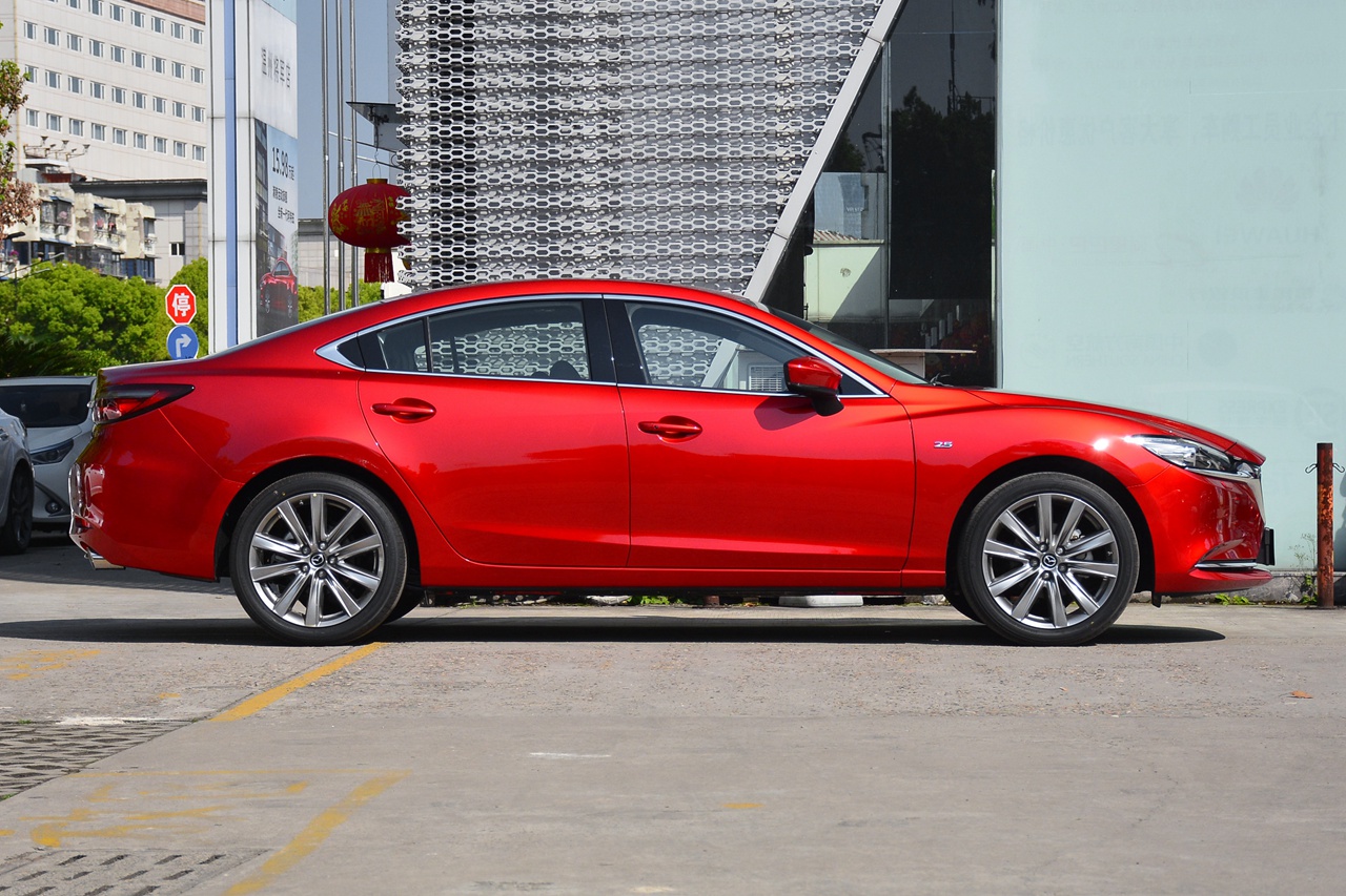 2021款阿特兹2.5l自动蓝天尊崇版