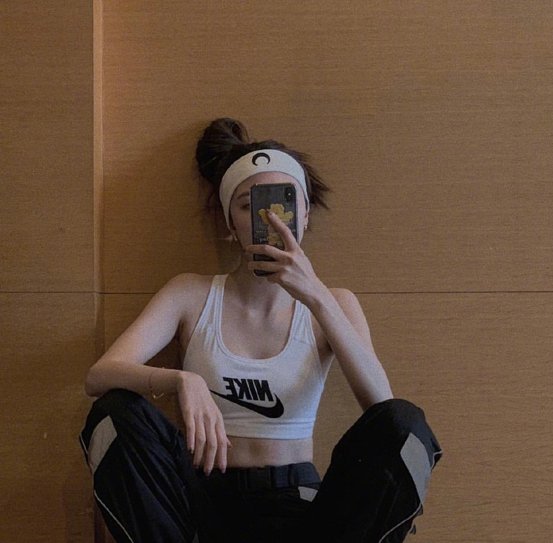 宋妍霏健身日常 马甲线太可了 果然美女们都是越美越自律