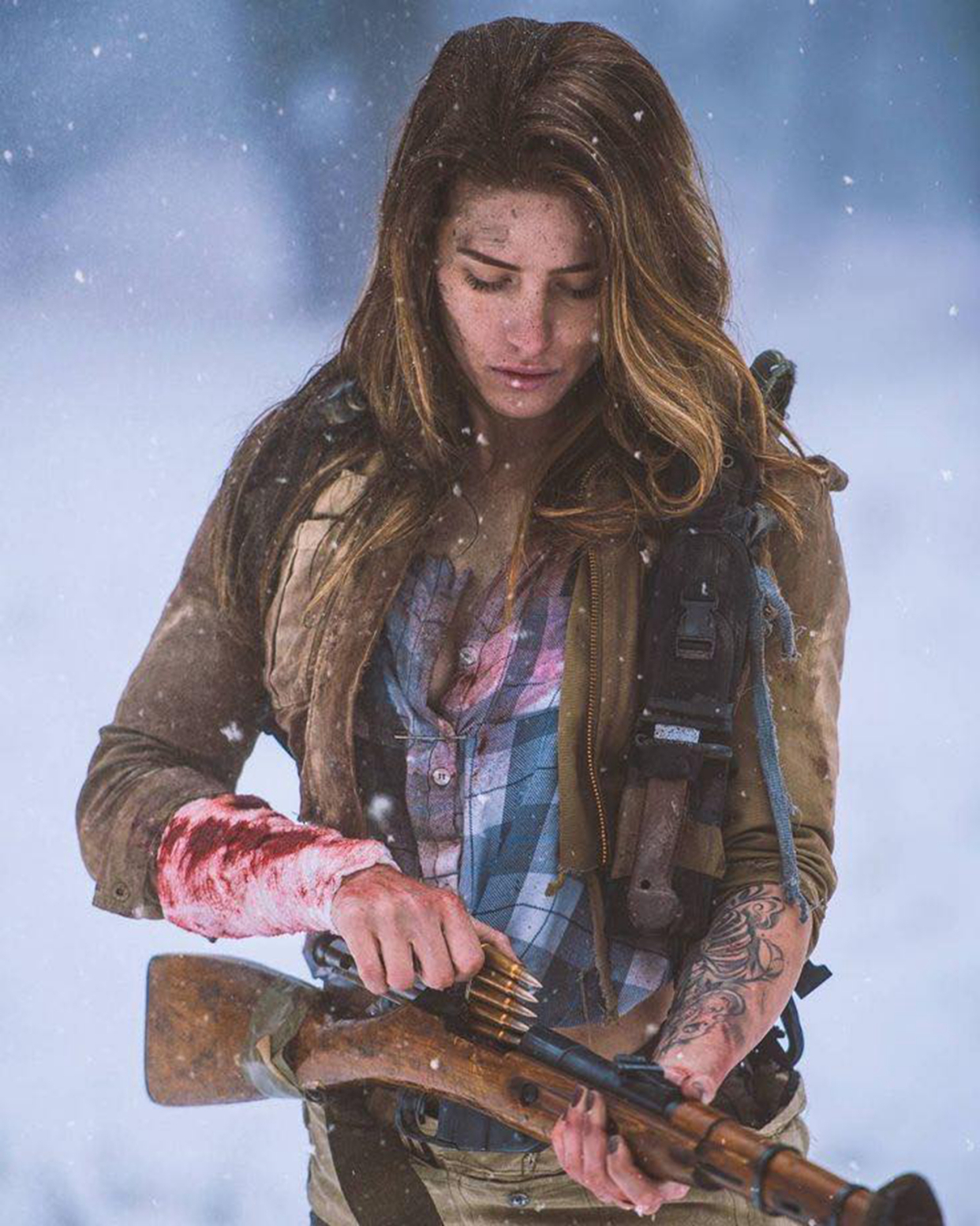 不爱红装爱武装,当女人拿起枪时,战争的至暗时刻来了