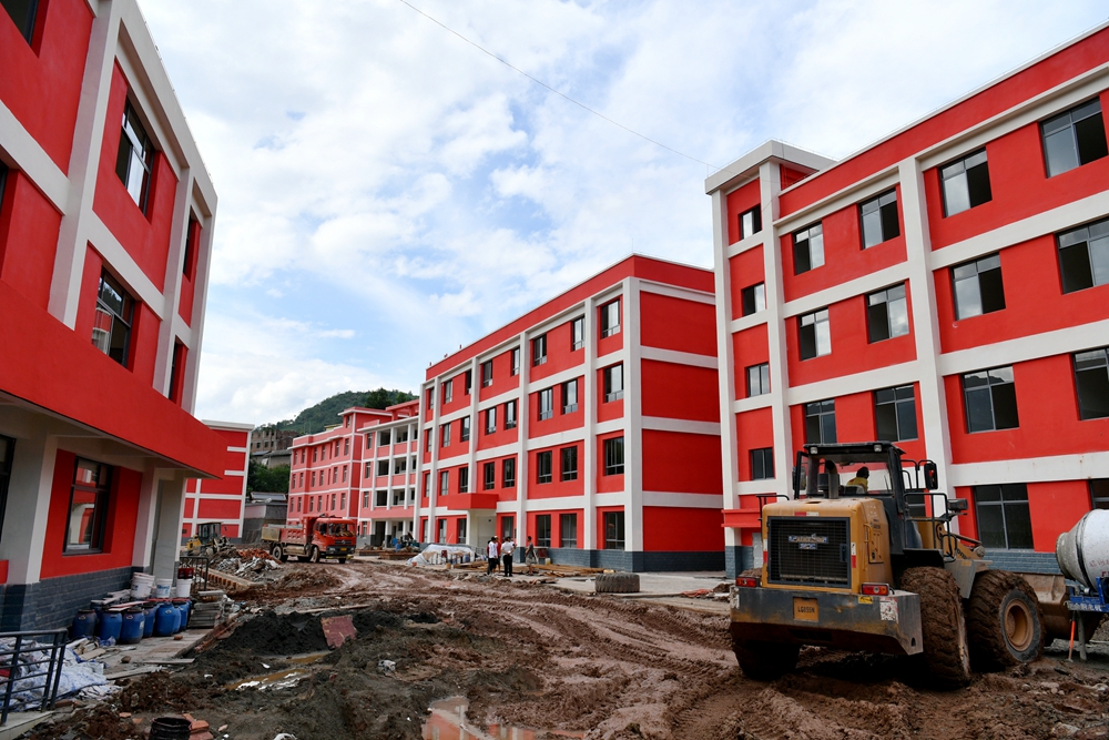 凉山美姑:发展寄宿制教育 推进控辍保学