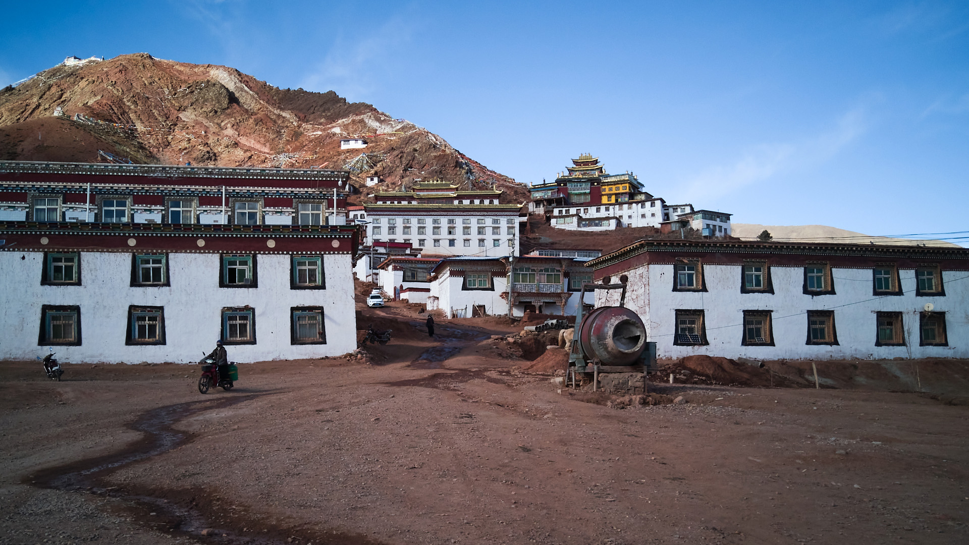 扁担舟旅行摄影《琼布丁青寺的日记》