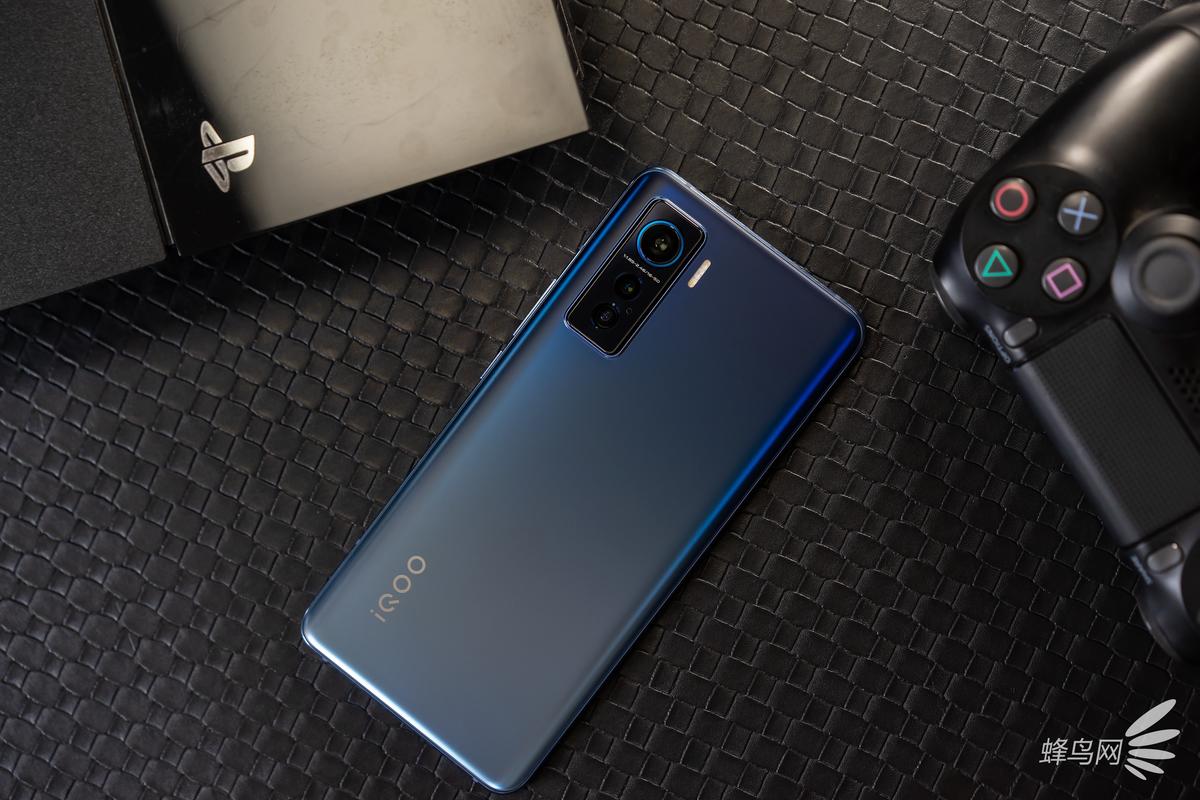 全新性能旗舰 iqoo 5星溯配色真机图赏