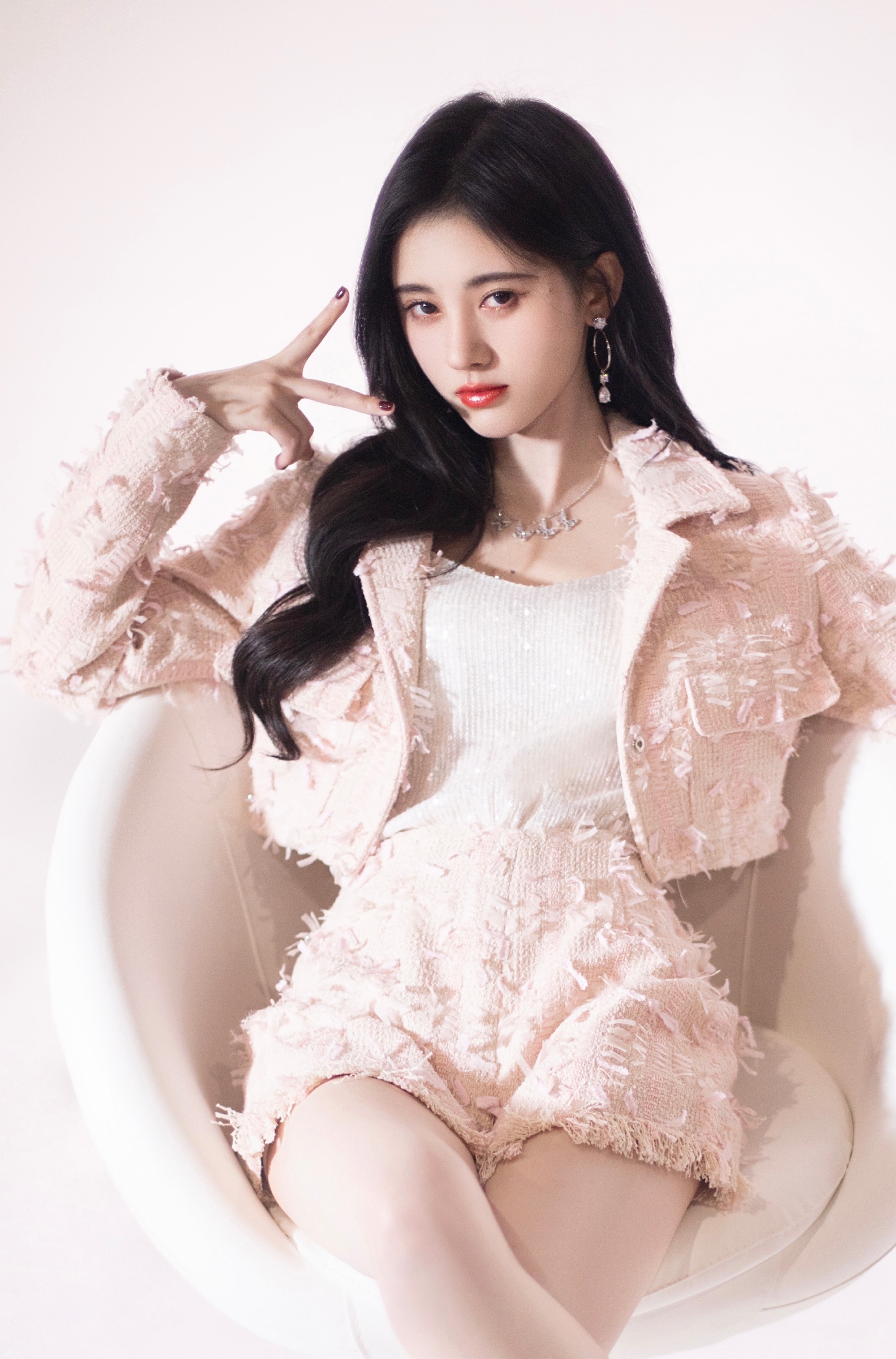 影视歌三栖明星鞠婧祎