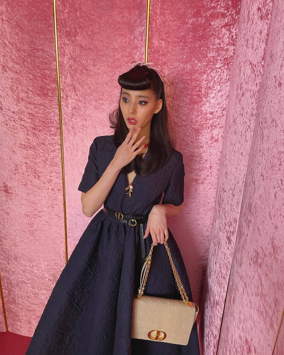 组图:新木优子更新ins 揭秘杂志拍摄花絮