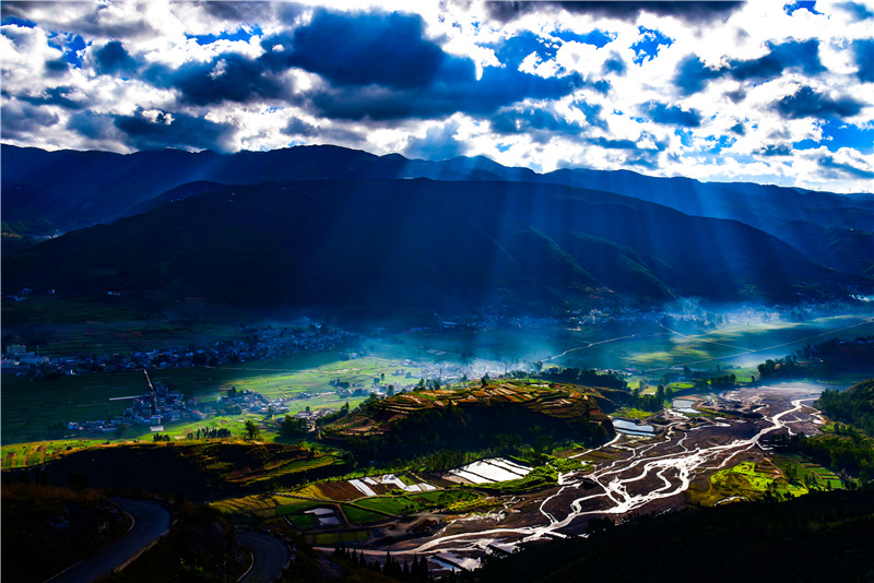 昆明寻甸金源乡:晨雾氤氲,如梦如幻