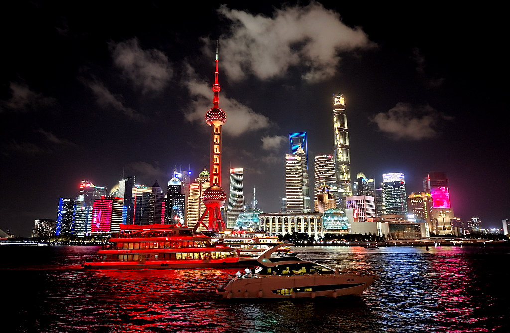 上海游船黄浦江夜景图片