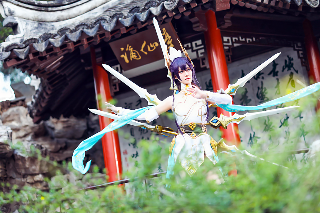 这个刀妹设计师舍得削?剑仙艾瑞莉娅cos