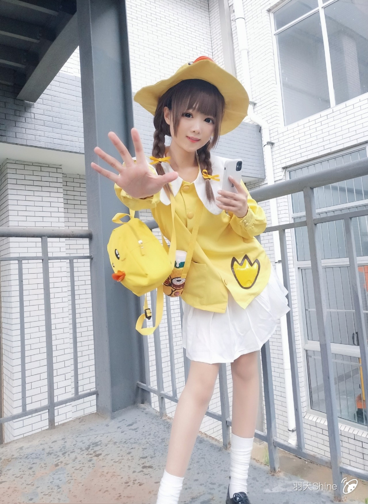 最新和平精英小黄鸭cos,为羽天小姐姐发电