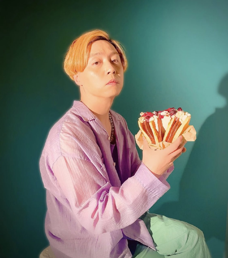 组图:堂本刚演唱会与粉丝共庆43岁生日 现场上演紫色派对