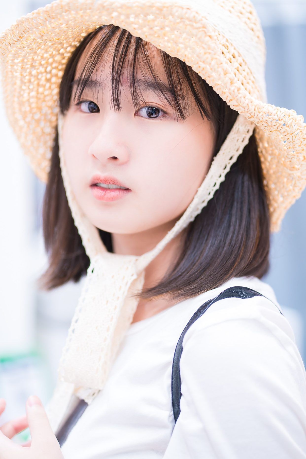 稍微有点婴儿肥的可爱少女,来看看吧