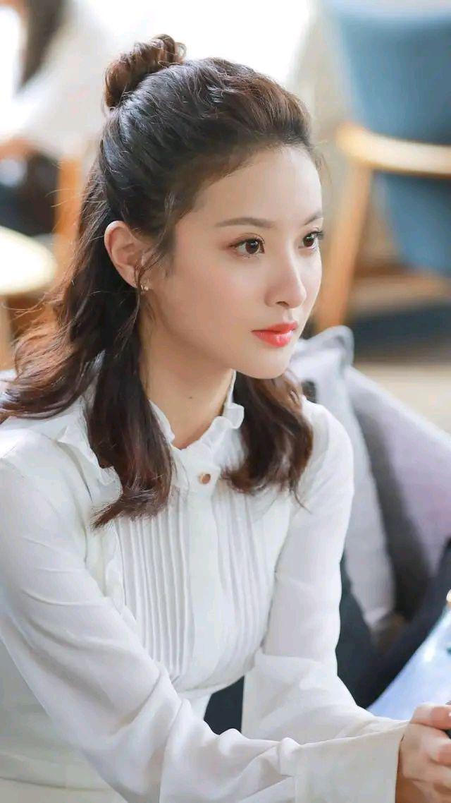 明星赖雨濛图集