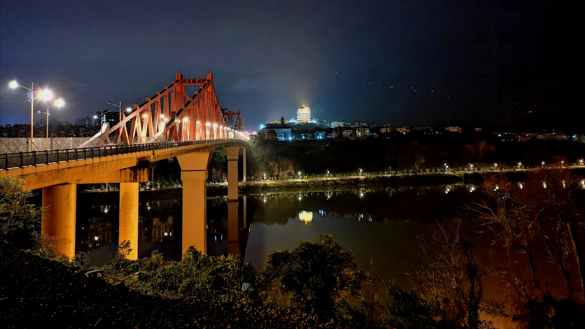 夜幕下的黄柏河大桥