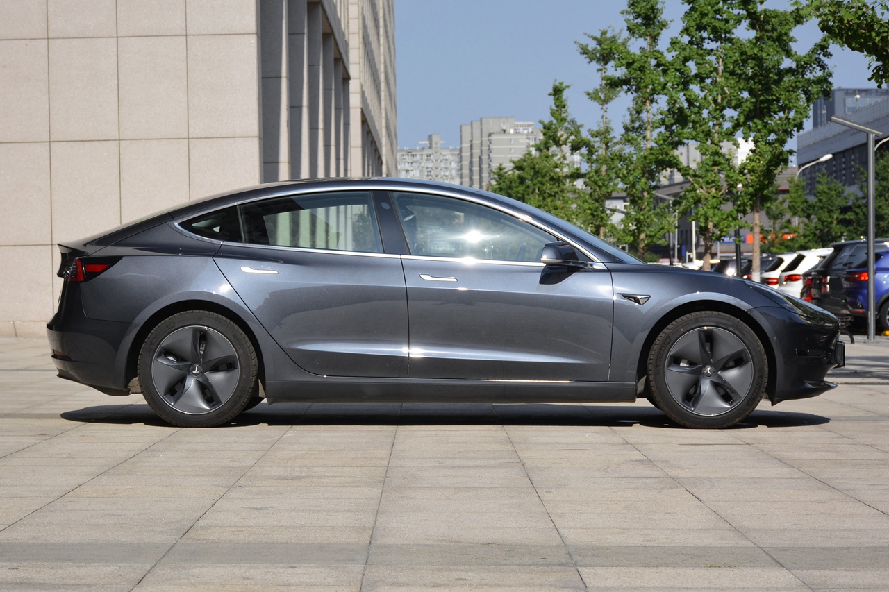 2020款特斯拉改款model 3 长续航后轮驱动版