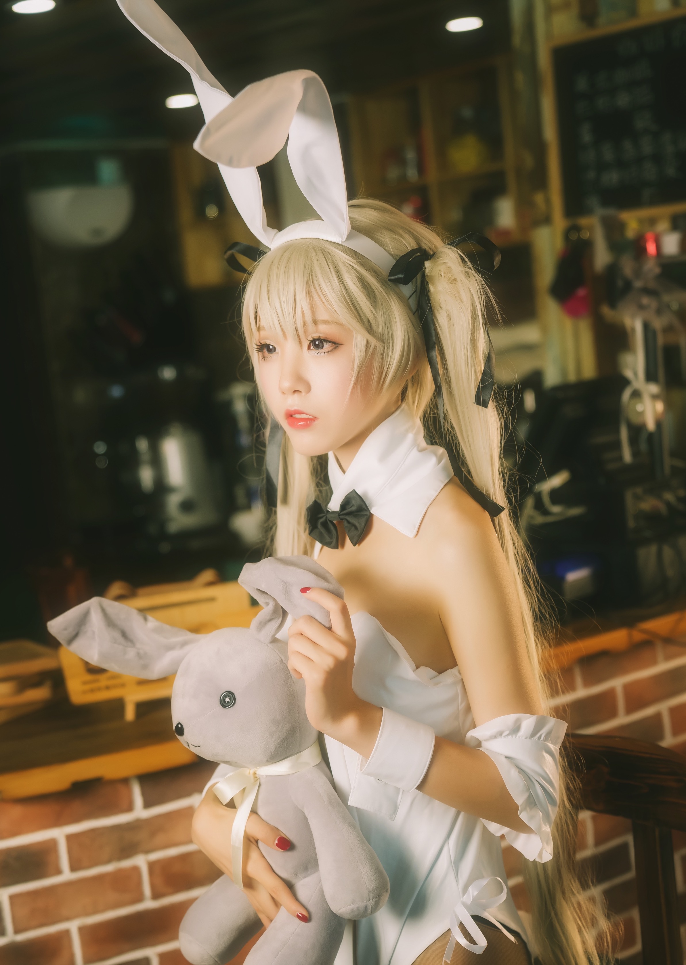 二次元cos丨穹妹酒吧白兔子丨水淼aqua