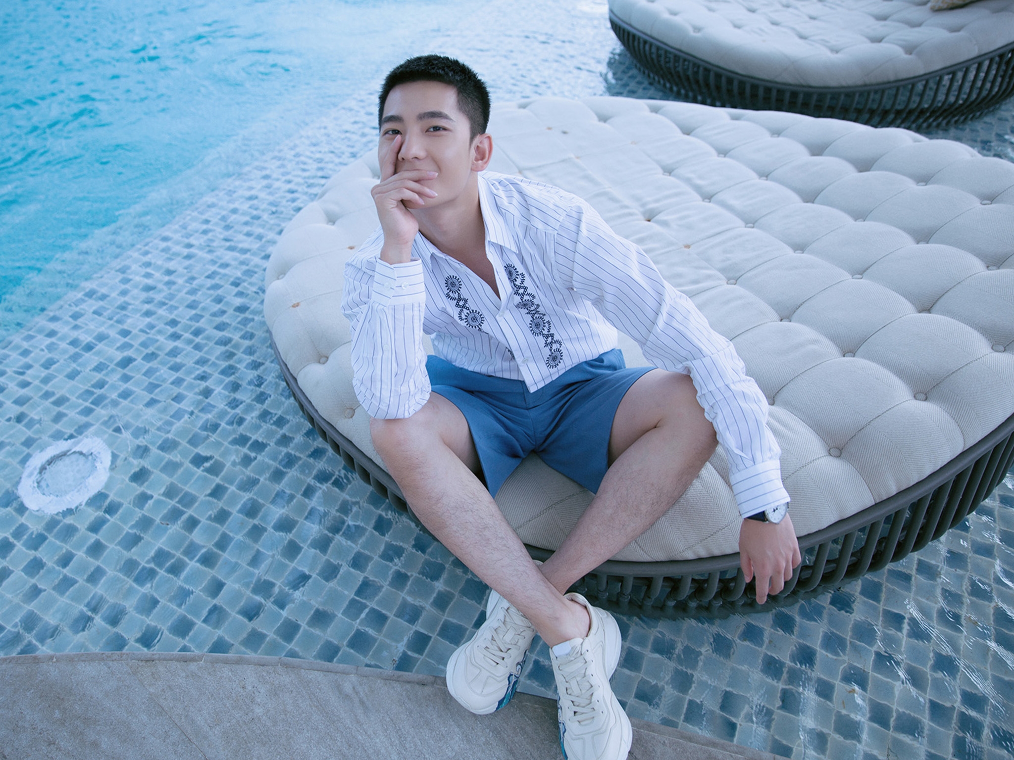 杨洋帅气写真照,平板壁纸