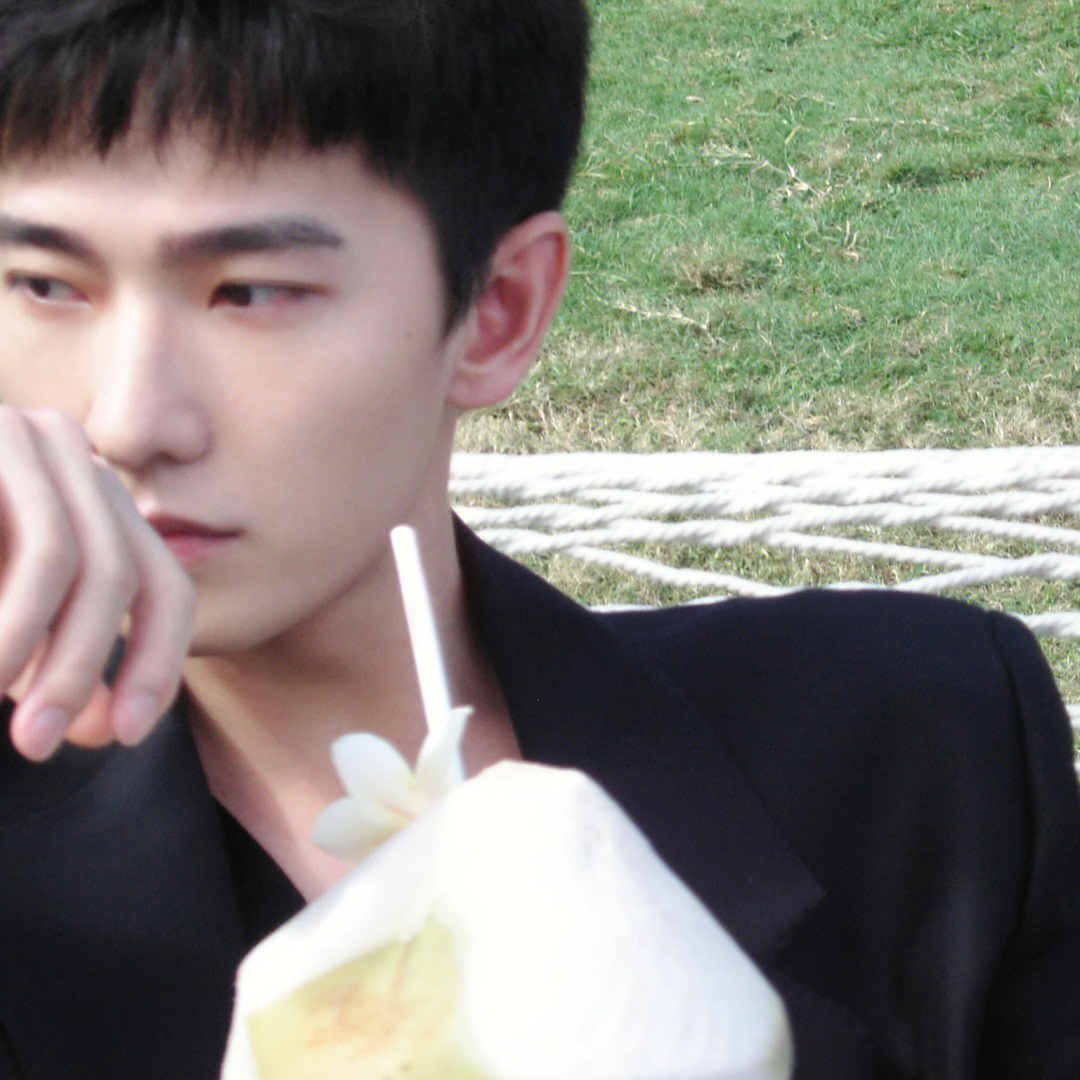 杨洋不愧是军艺校草