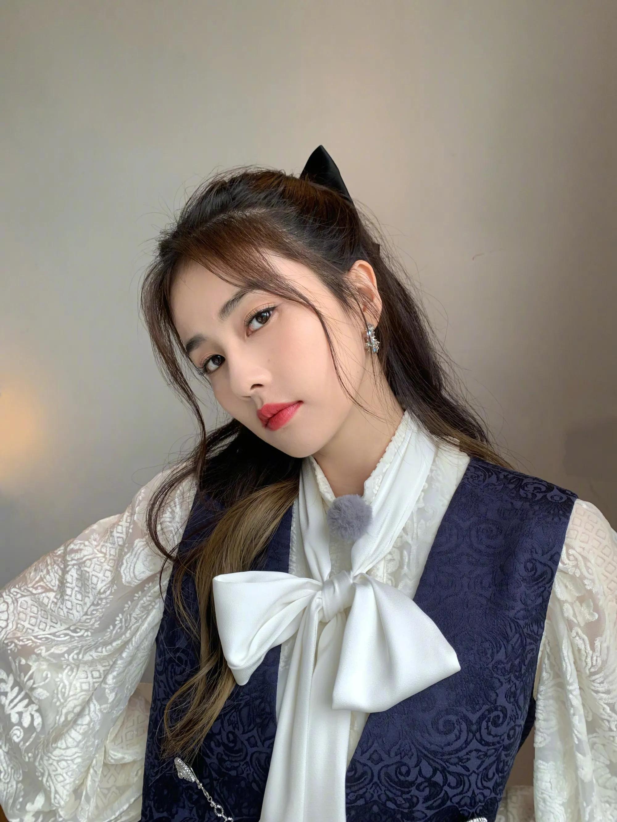 白鹿的各种造型写真,果然美女什么造型都好看!