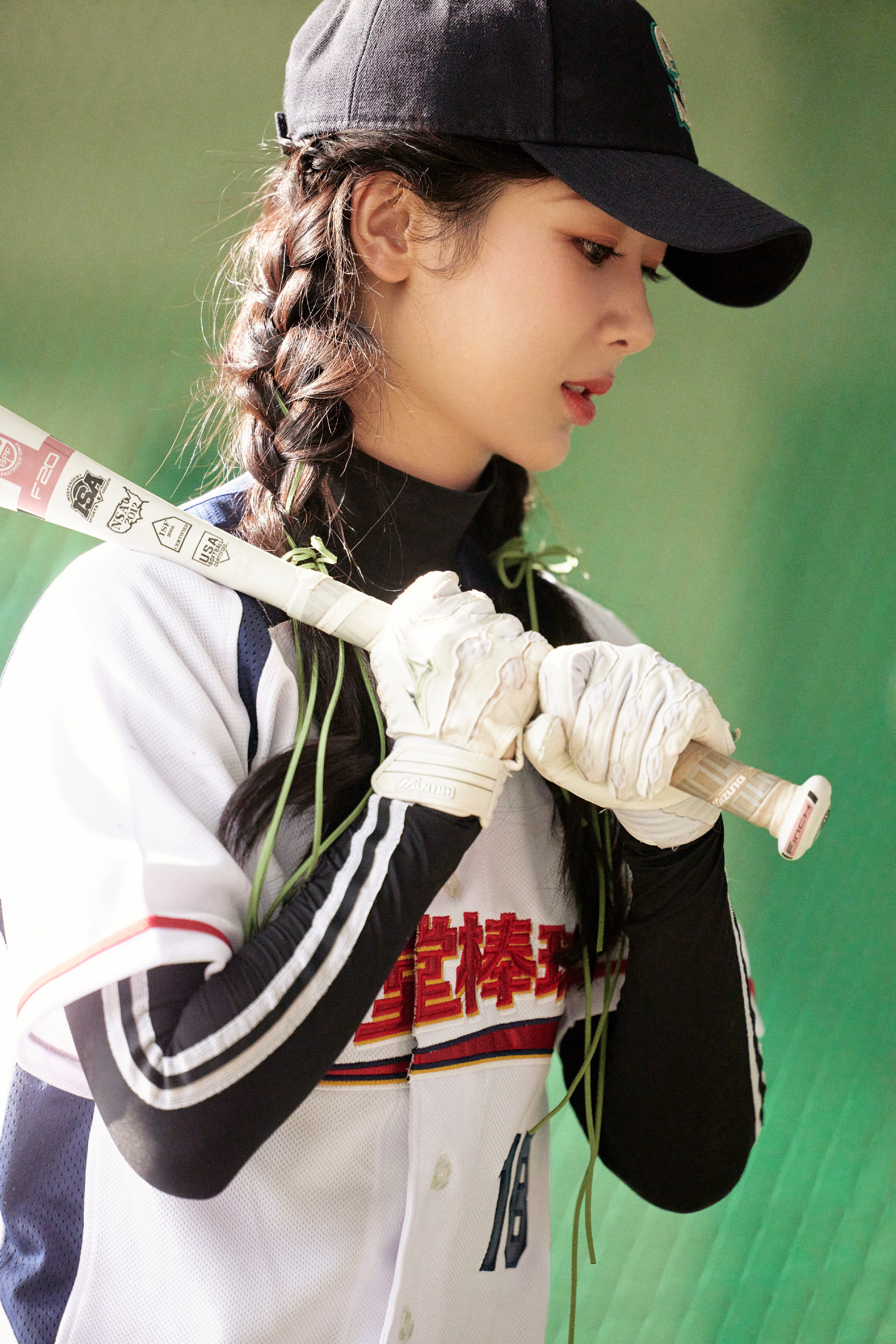 杨紫《第一堂棒球课》造型,经典棒球服,丝带编发双麻花辫