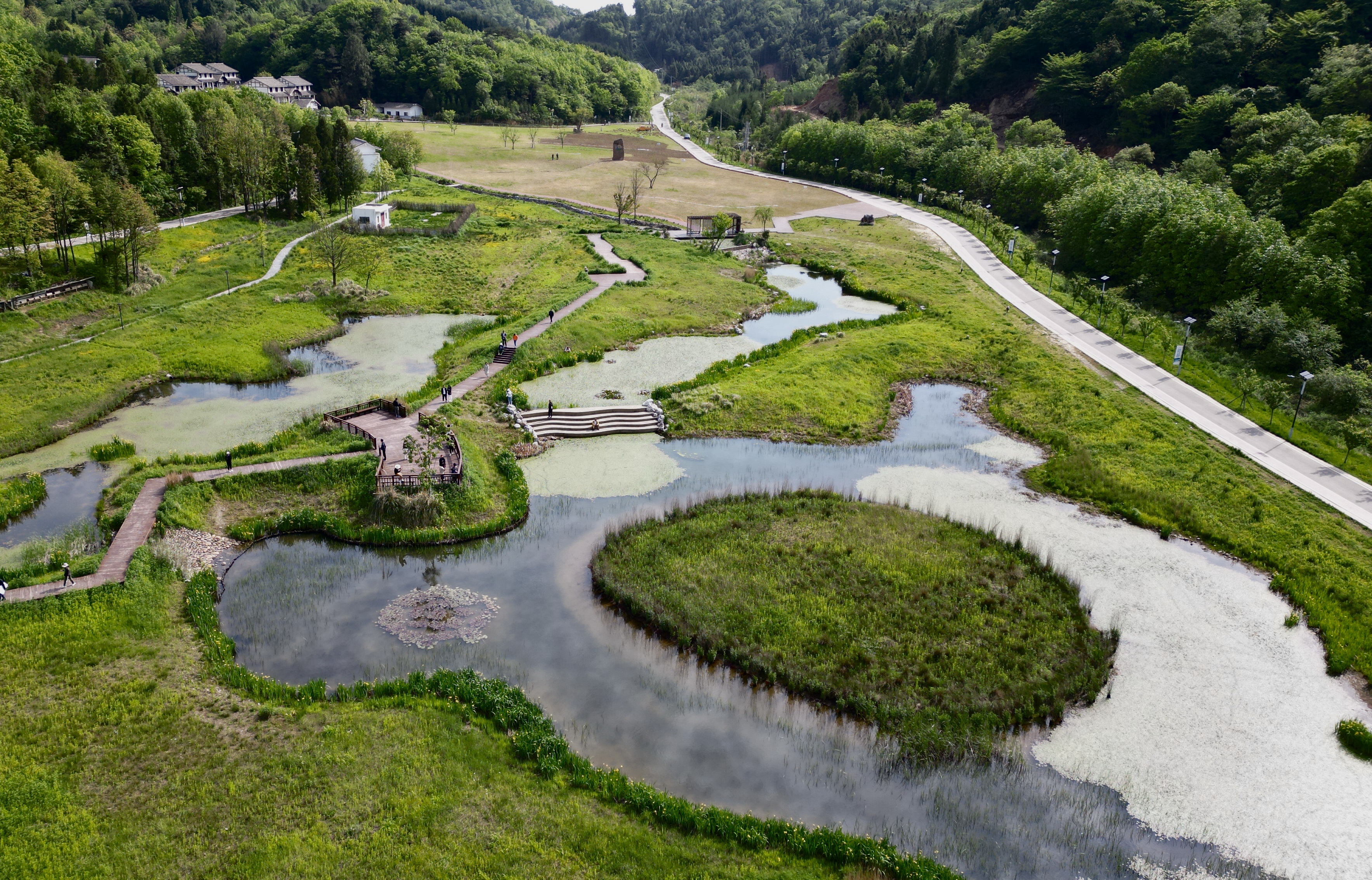 航拍四川月坝高山湿地保护区