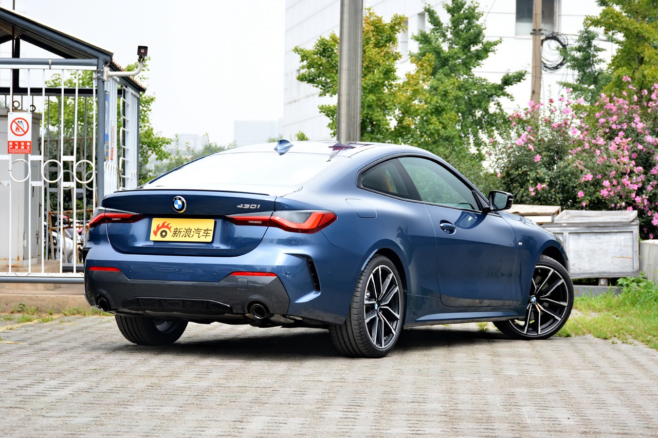 2021款宝马4系 430i m运动曜夜版