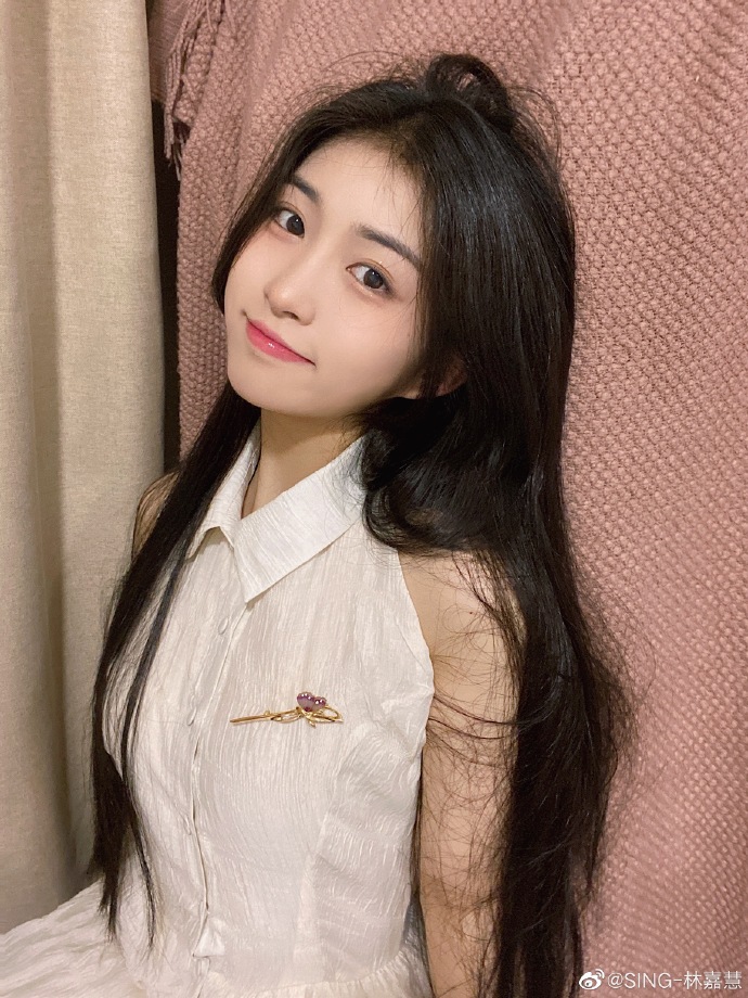 可爱美女林嘉慧迷人美照欣赏,真好看