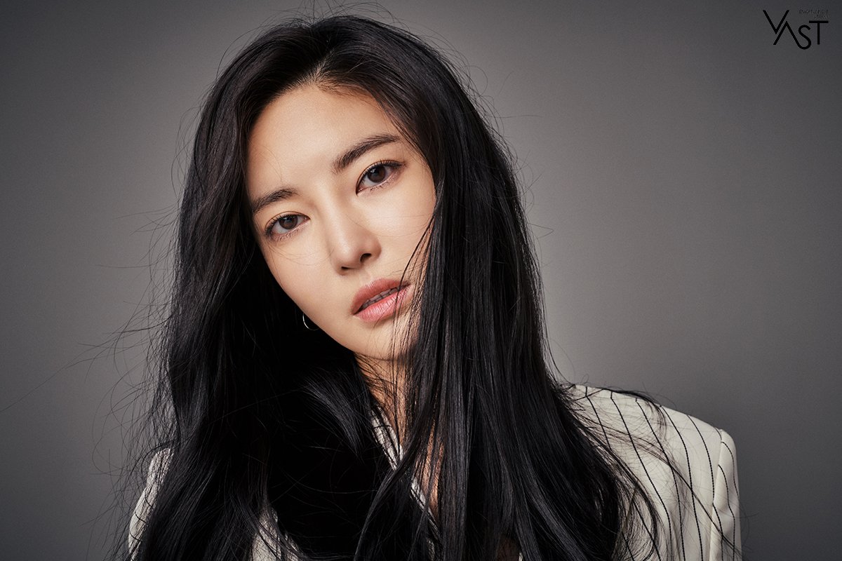 金允智 从歌手到演员在多样的魅力中