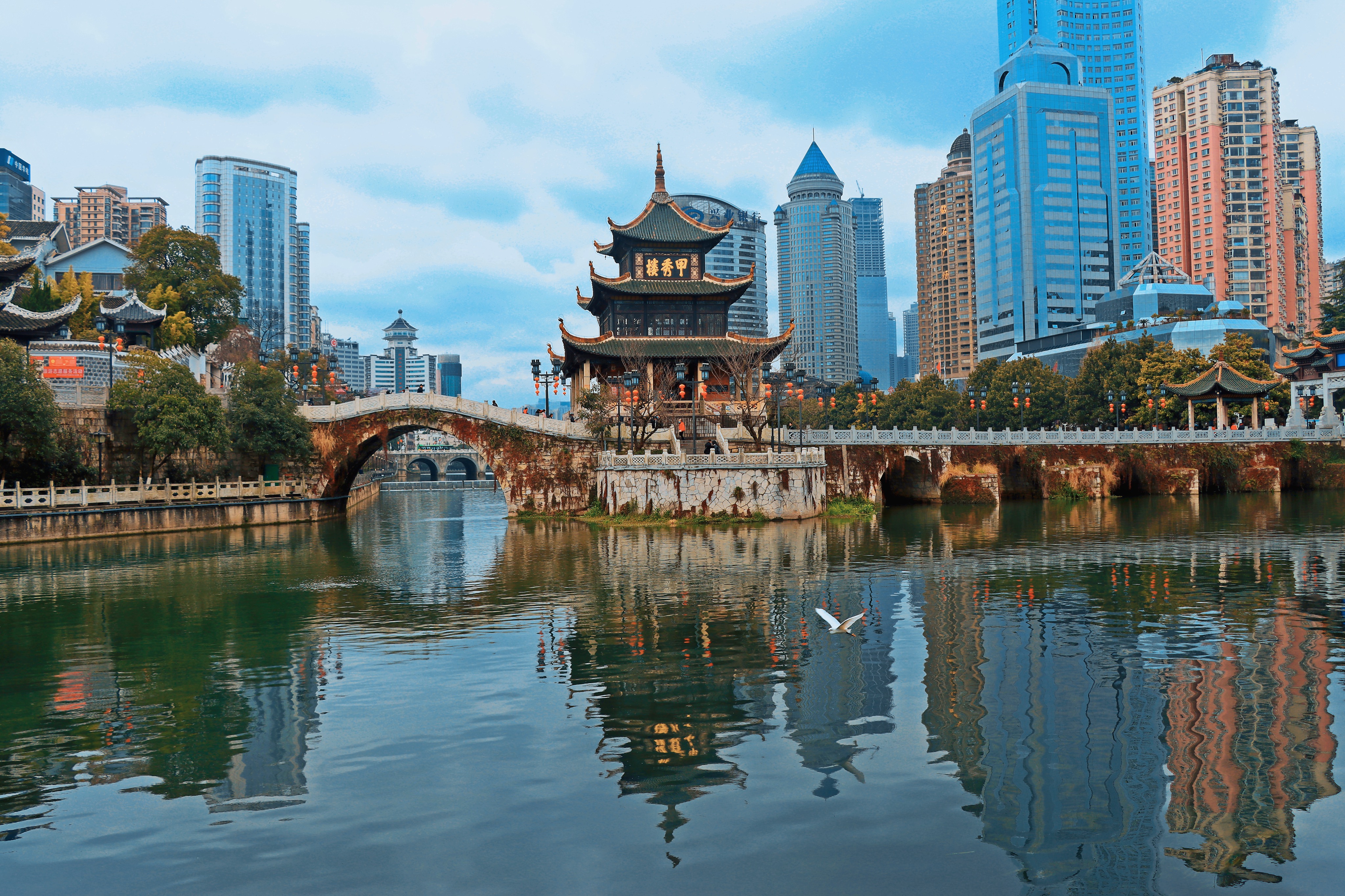 图集|请欣赏贵阳标志性建筑甲秀楼