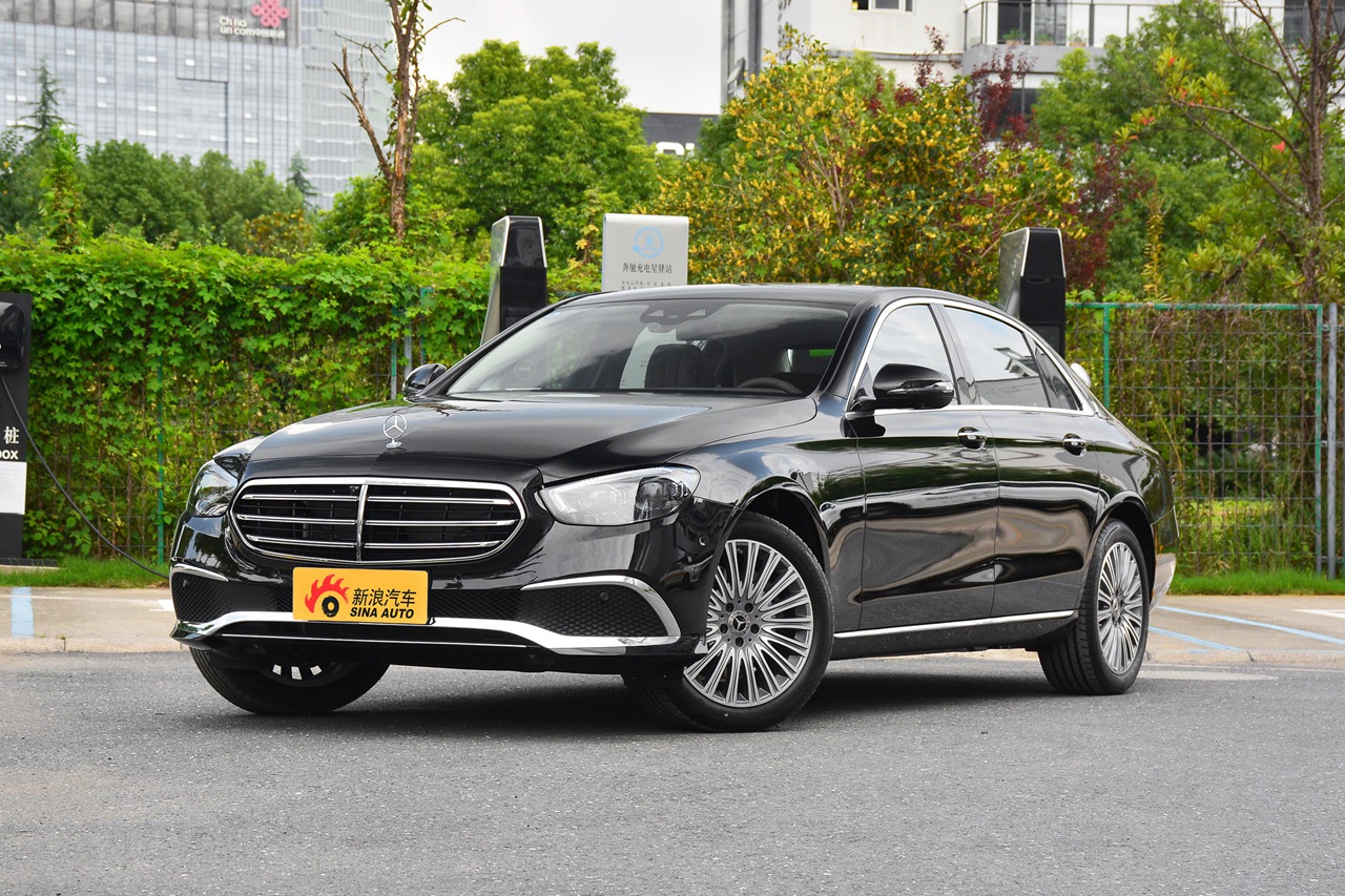 2021款奔驰e级 e 300 l 尊贵型