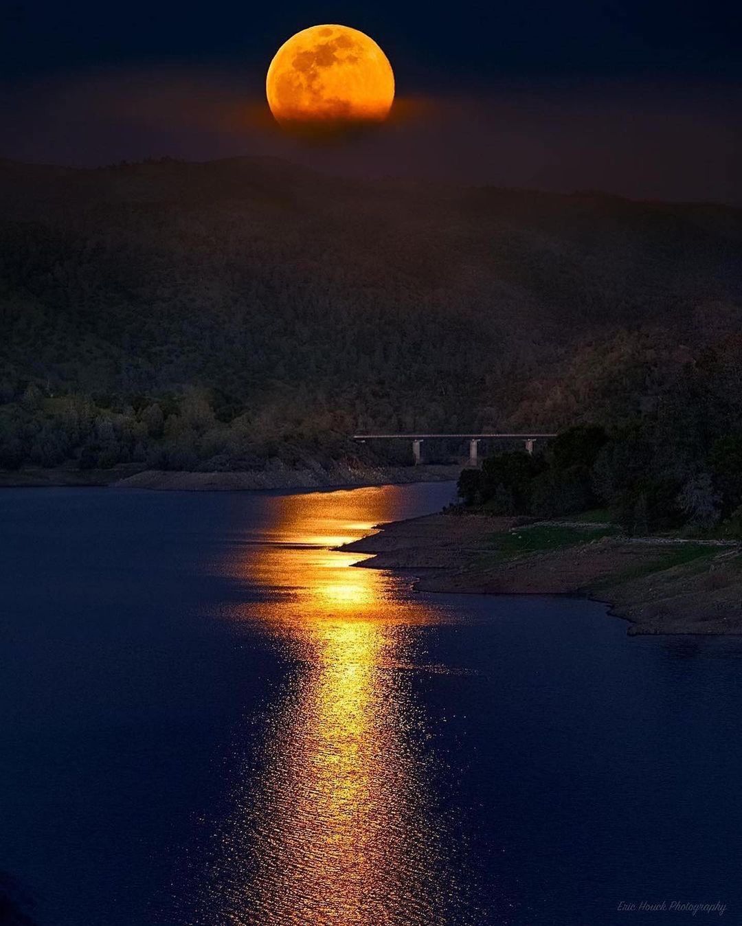 月光洒向响水滩图片