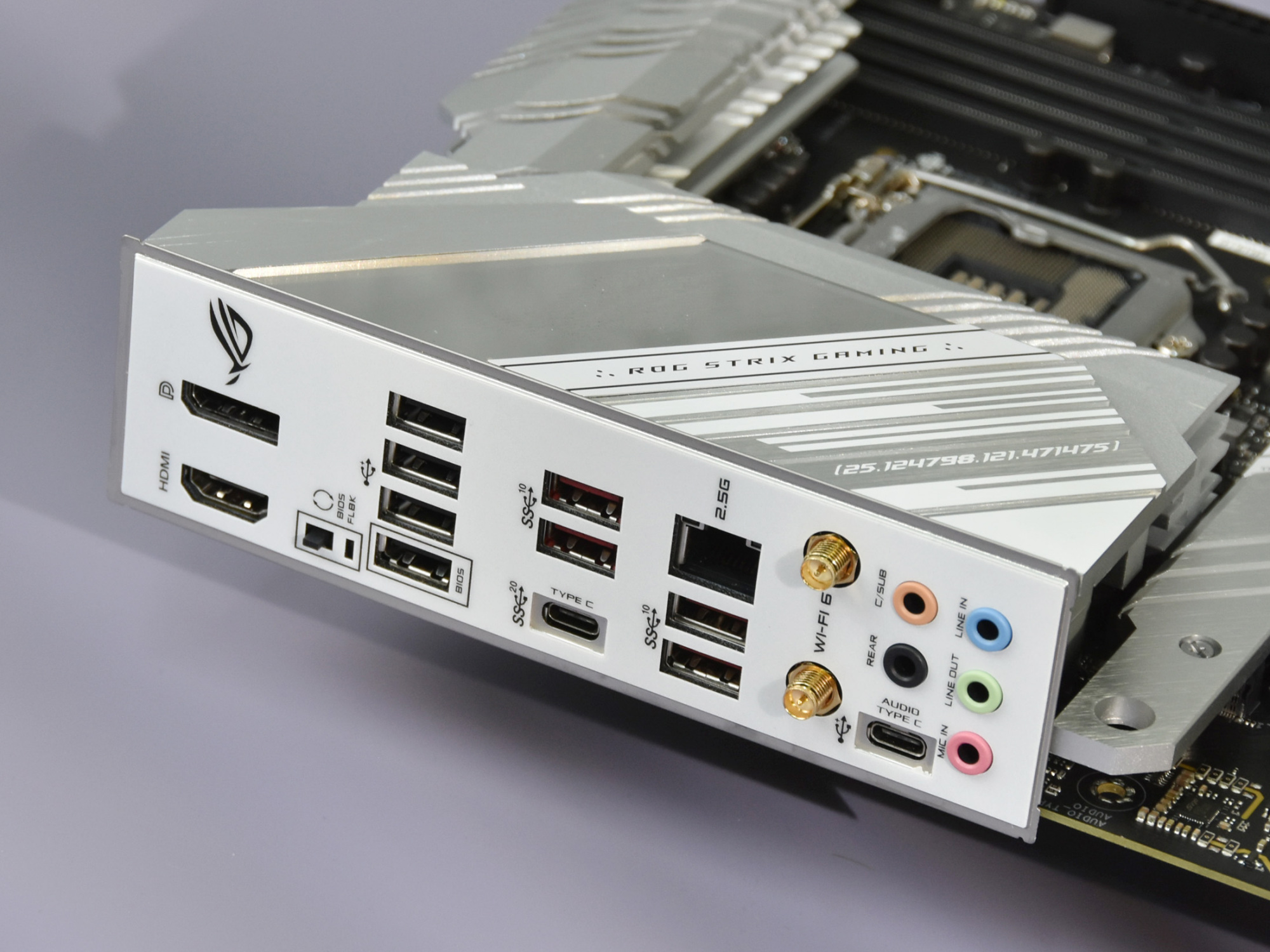 颜值出众战力十足!华硕rog z590吹雪主板欣赏