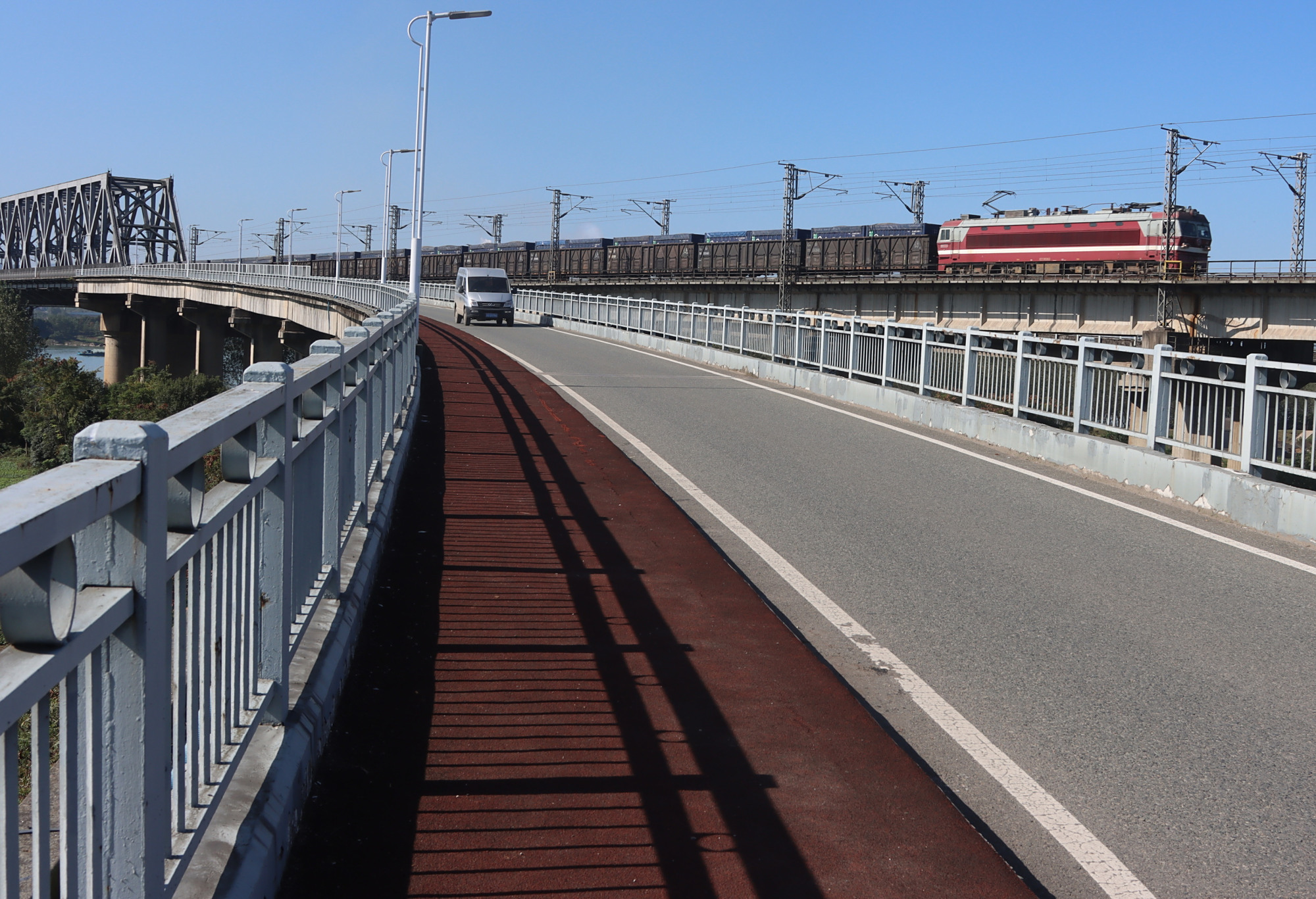 湖北宜昌:枝城长江大桥50岁体检合格